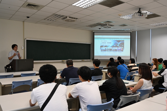 115-8-29 光電系新生家長座談會